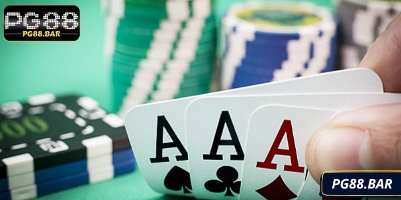 Hội viên tương tác trực tuyến với dealer bằng tin nhắn và biểu tượng